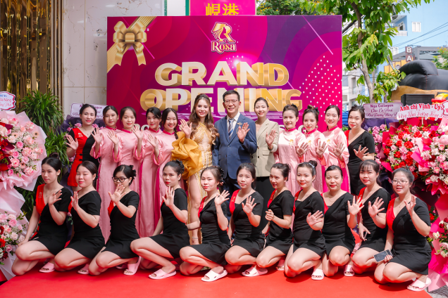 Không chỉ là gội đầu, Rosa mang đến cảm giác thư thái từ đầu đến chân.